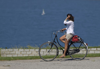 Mujer en bicicleta