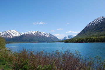 Alaska lake and mountains