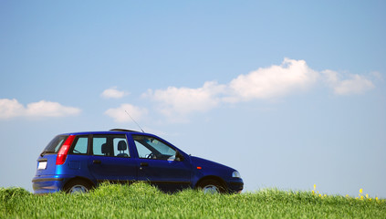 Auto in freier Natur