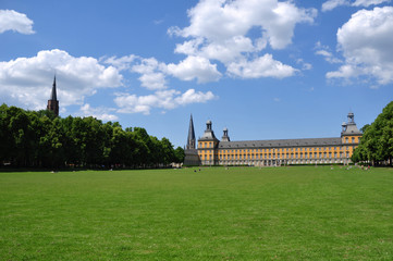 Bonn mit Hofgarten, Universität, Kreuzkirche und Münster