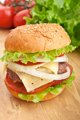 cheeseburger, with ingredients