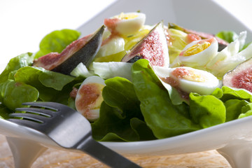 salad with figs and quail eggs