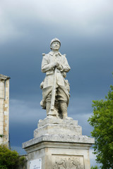 Fototapeta na wymiar Statue de soldat