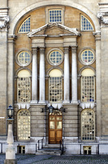 Grand portal
