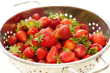 Erdbeeren in Schüssel