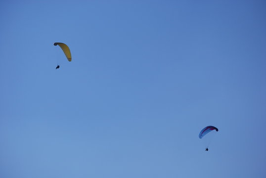 Due parapendii