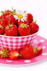fresh strawberries in bowl