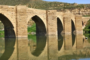 Fototapeta premium Puente sobre el Ebro
