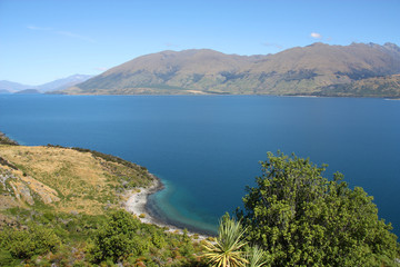 Fototapeta na wymiar Jezioro Hawea w Nowej Zelandii