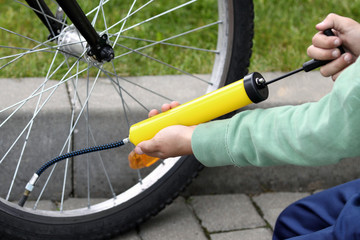 Pumping bicycle tire