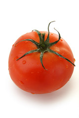 tomate sur fond blanc © M.studio