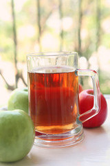 apple juice and apples