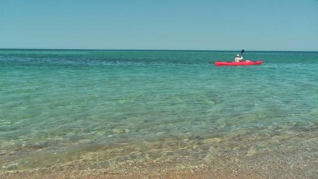 canoa nel mare