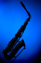 Fototapeta na wymiar Saksofon w Blue Silhouette