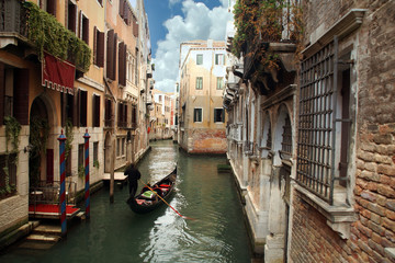 Fototapeta na wymiar Gondoliera w Wenecji, Włochy