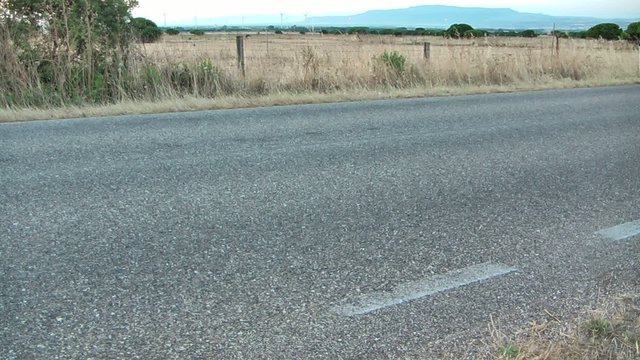 Ambulanza pi&ugrave; auto su strada