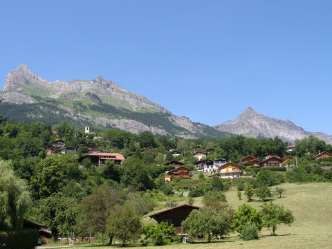 Village de Passy et chaine des Fiz