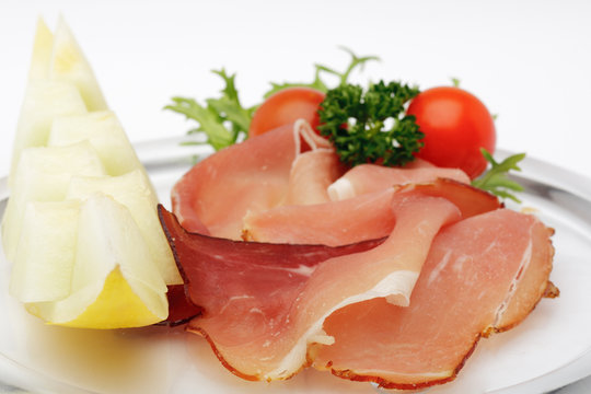 Schinken mit Melonenschiffchen