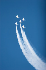 F16 thunderbird planes at airshow - obrazy, fototapety, plakaty