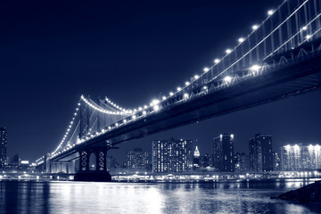 Manhattan Bridge and Manhattan skyline At Night, New York City - 14883531