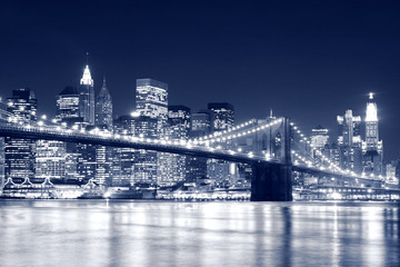 Brooklyn Bridge and Manhattan skyline At Night, New York City - obrazy, fototapety, plakaty