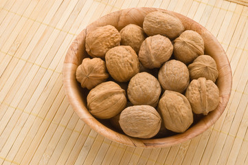 Bunch of walnuts in a bowl.