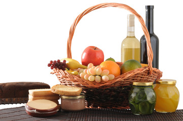 Picnic basket with food.