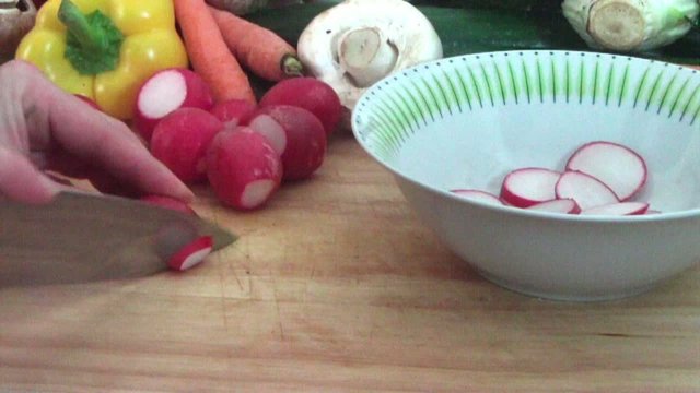 Radieschen schneiden
