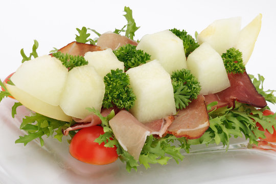 Schinken mit Melonenschiffchen