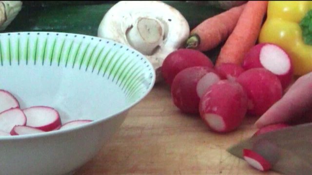 Radieschen schneiden