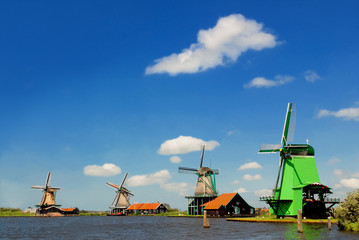 Naklejka premium mills in holland