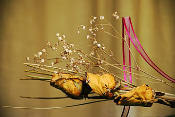 Dried flower arrangement