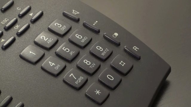 man dials 911