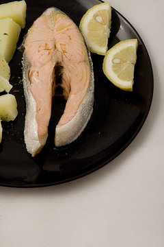 Still Life - Salmone con contorno di Patate