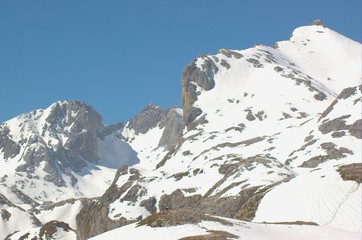 Montañas nevadas.