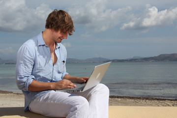 arbeit???...das ist doch keine arbeit...email!