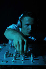 DJ