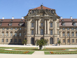 Fototapeta na wymiar Zamek i Muzeum Pommersfelden