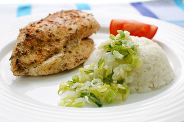Roasted chicken with white rice and vegetables