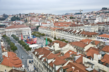Fototapeta na wymiar Blick von Elevador de Santa Justa auf die Altstadt von Lissabon