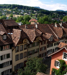 Fototapeta na wymiar Szwajcarski centralnego starego miasta Aarau ...