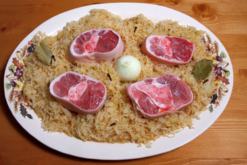 Schweinshaxe mit Sauerkraut