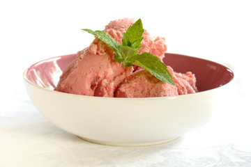 Homemade Strawberry Ice Cream