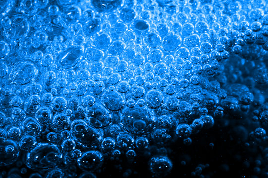 macro shot of air bubbles underwater
