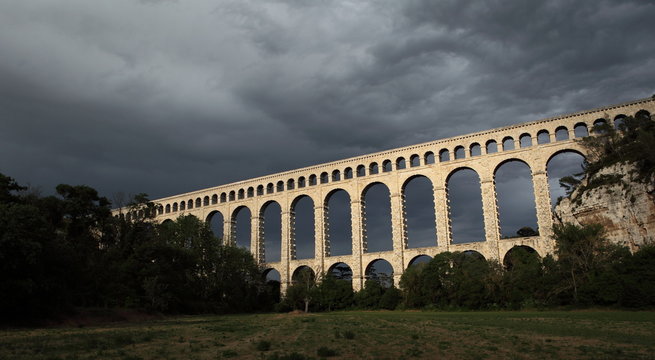 Beautiful 19th century bridge (Provence, France)