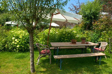 Naklejka premium Shaded in the garden