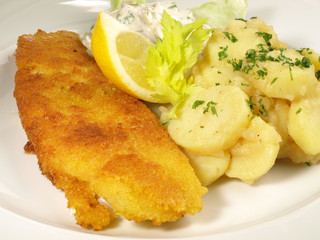 Backfisch mit Kartoffelsalat