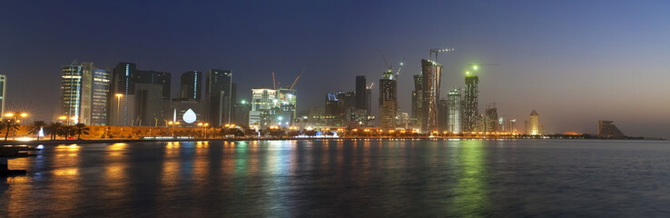 Obraz premium Doha Skyline at Sunrise, Qatar December 2008