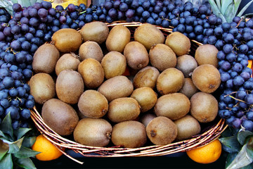 Fruit arrangement with kiwi