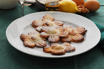 Biscotti versiliesi col marzapane - Dolce Toscano